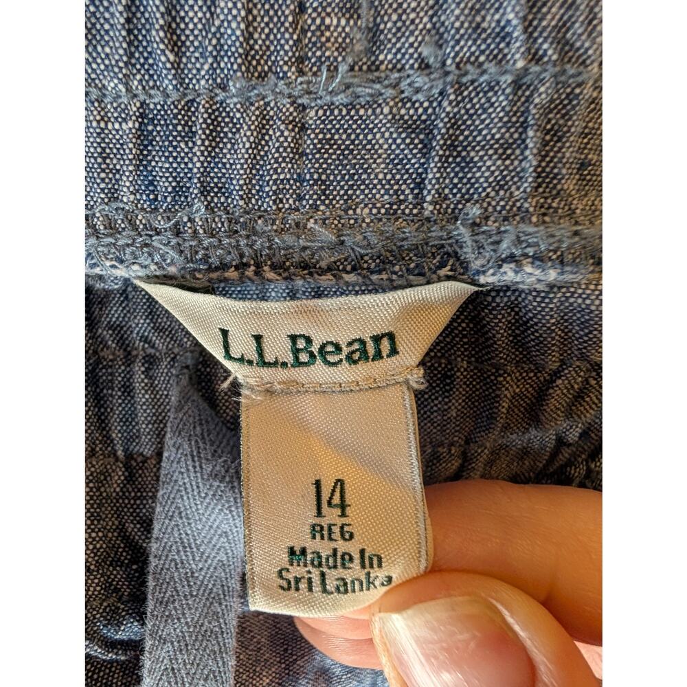 L.L. Bean Women's Gray Drawstring Linen-Blend Shorts - Picture 3 of 6